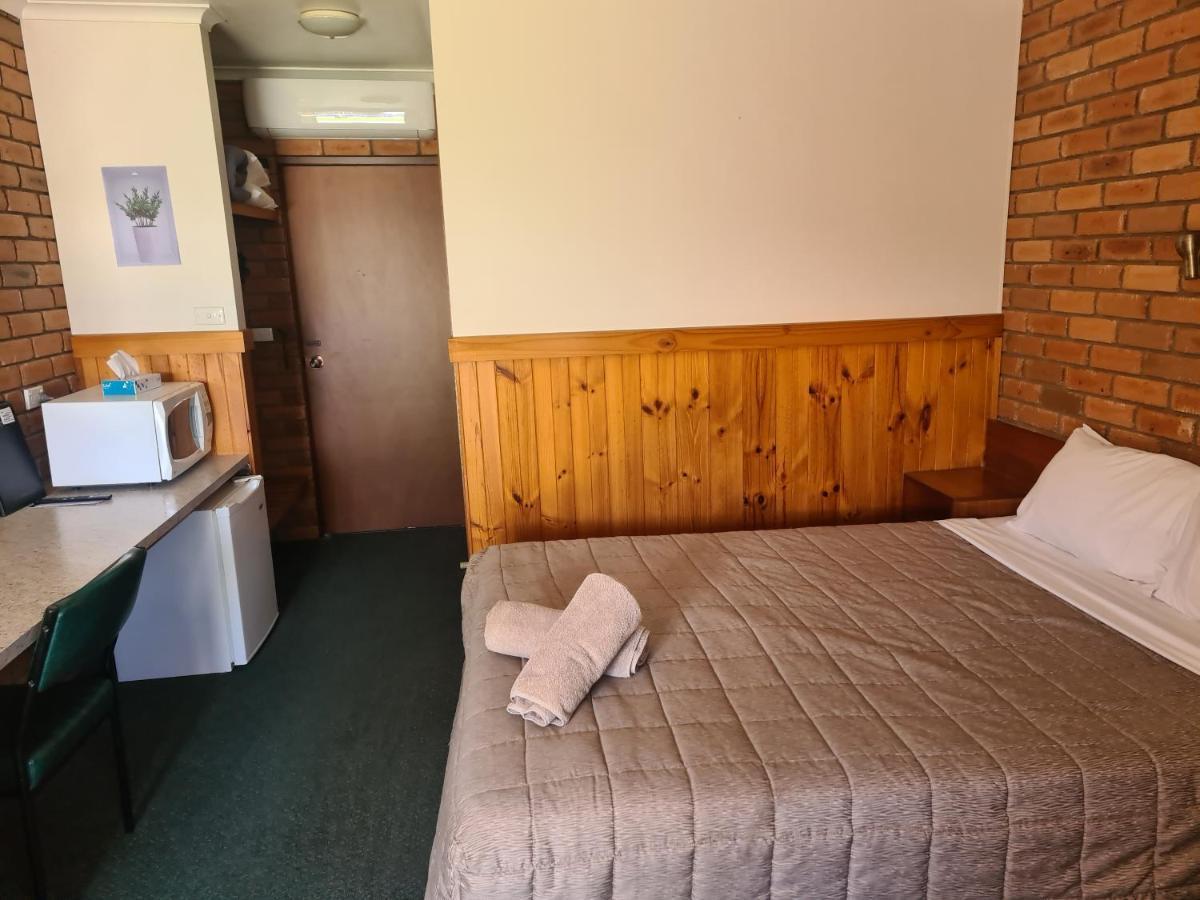 Regency Court Motel 코브람 외부 사진