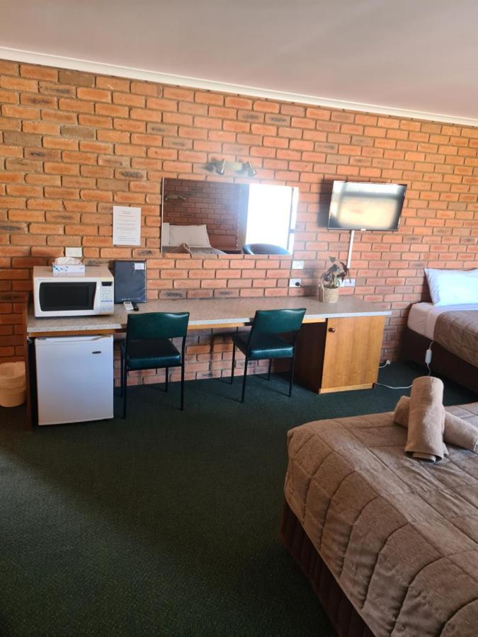 Regency Court Motel 코브람 외부 사진
