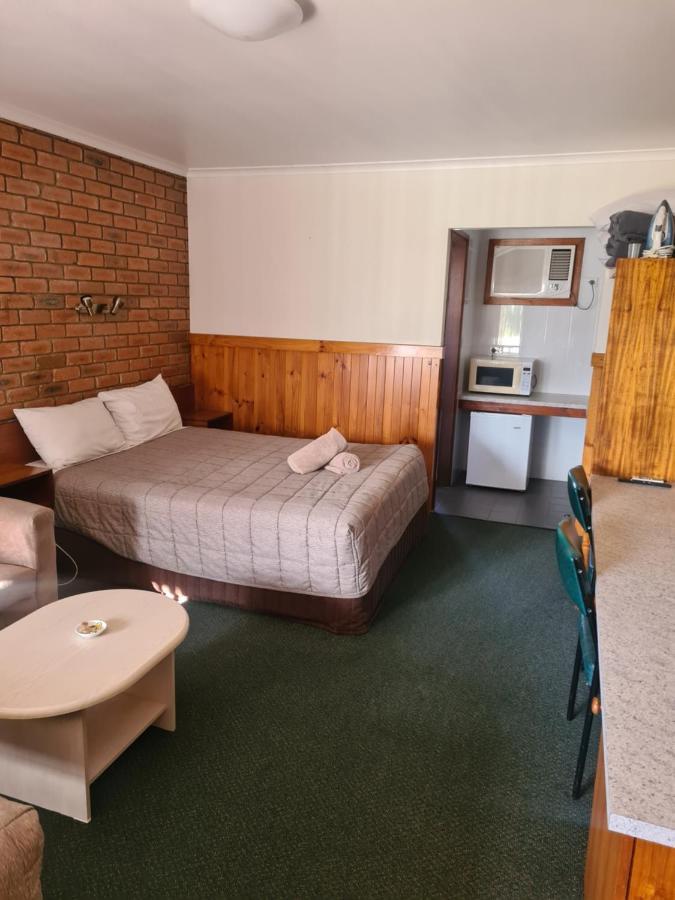 Regency Court Motel 코브람 외부 사진