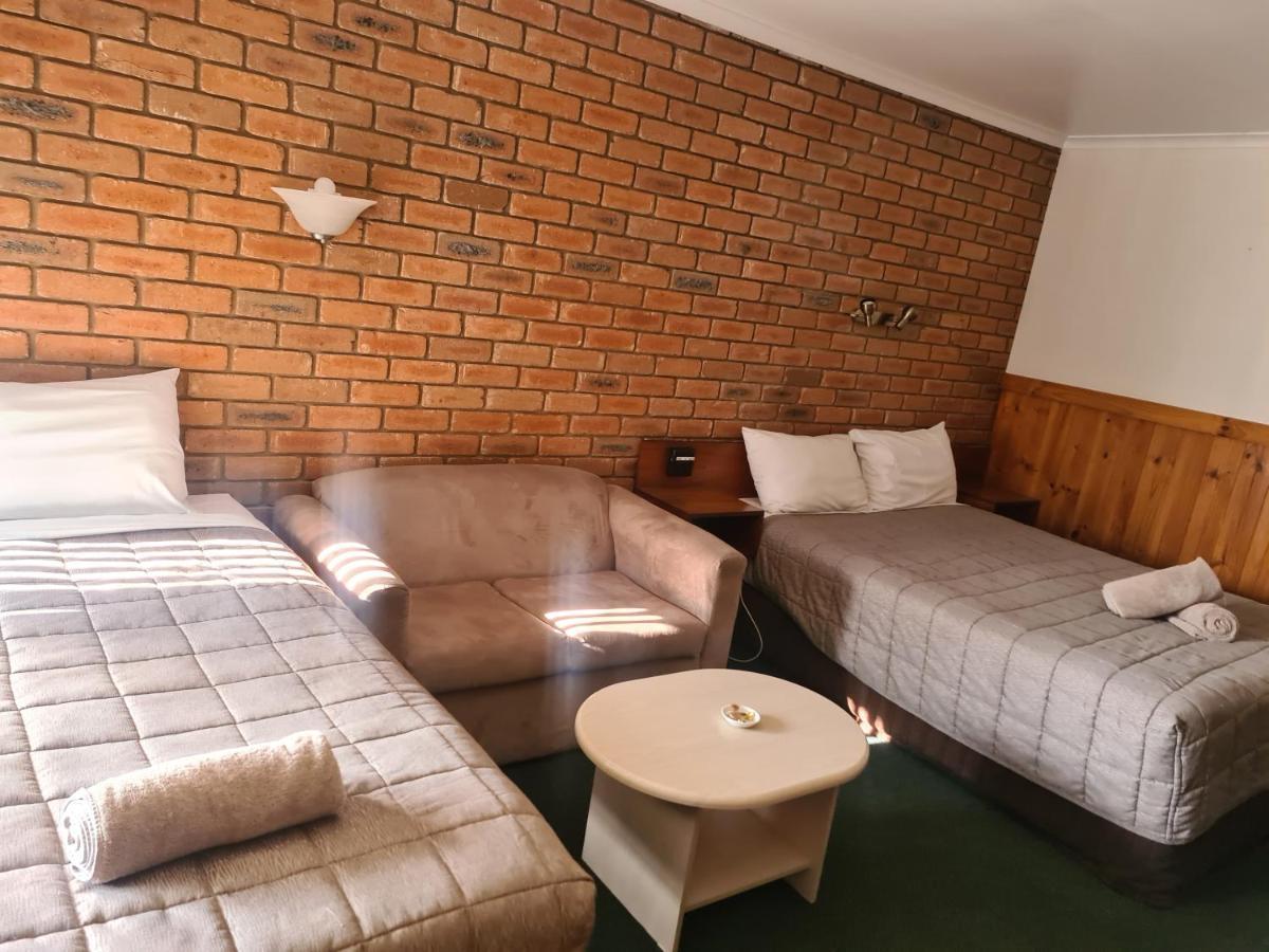 Regency Court Motel 코브람 외부 사진